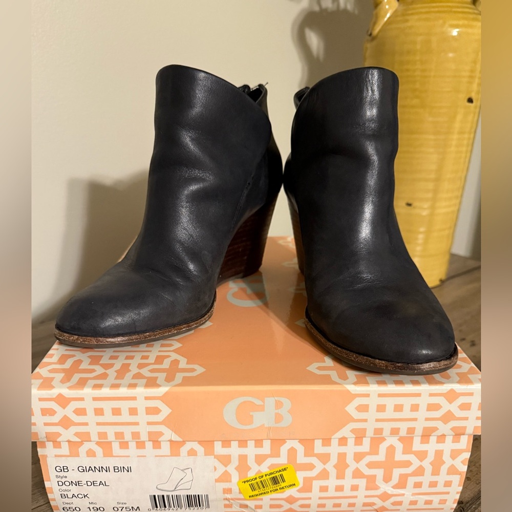 Gianni Bini Done Deal Booties Size 7.5